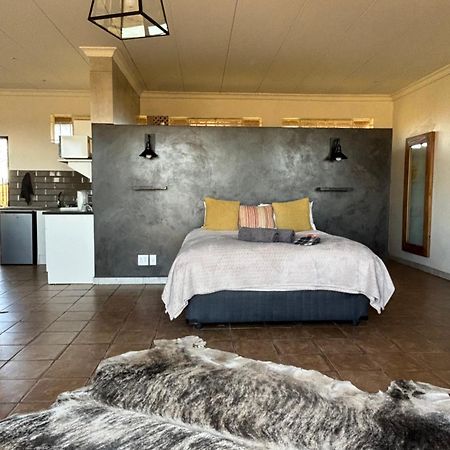 Dewdrop Farm Stay Эрмело Экстерьер фото