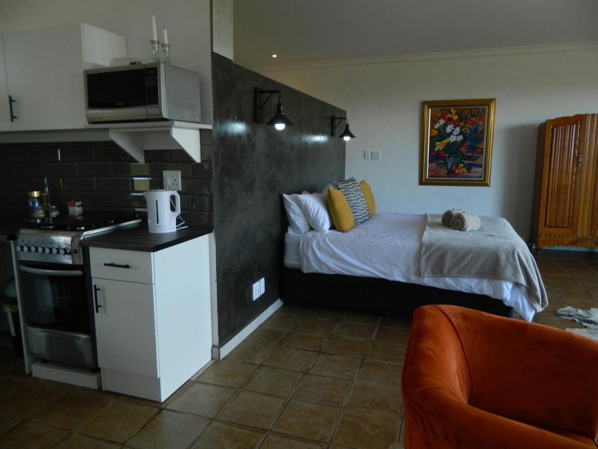 Dewdrop Farm Stay Эрмело Экстерьер фото