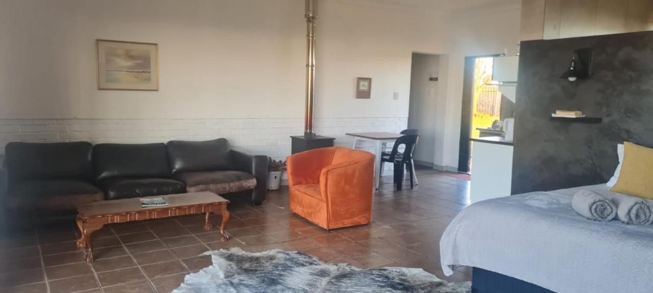 Dewdrop Farm Stay Эрмело Экстерьер фото