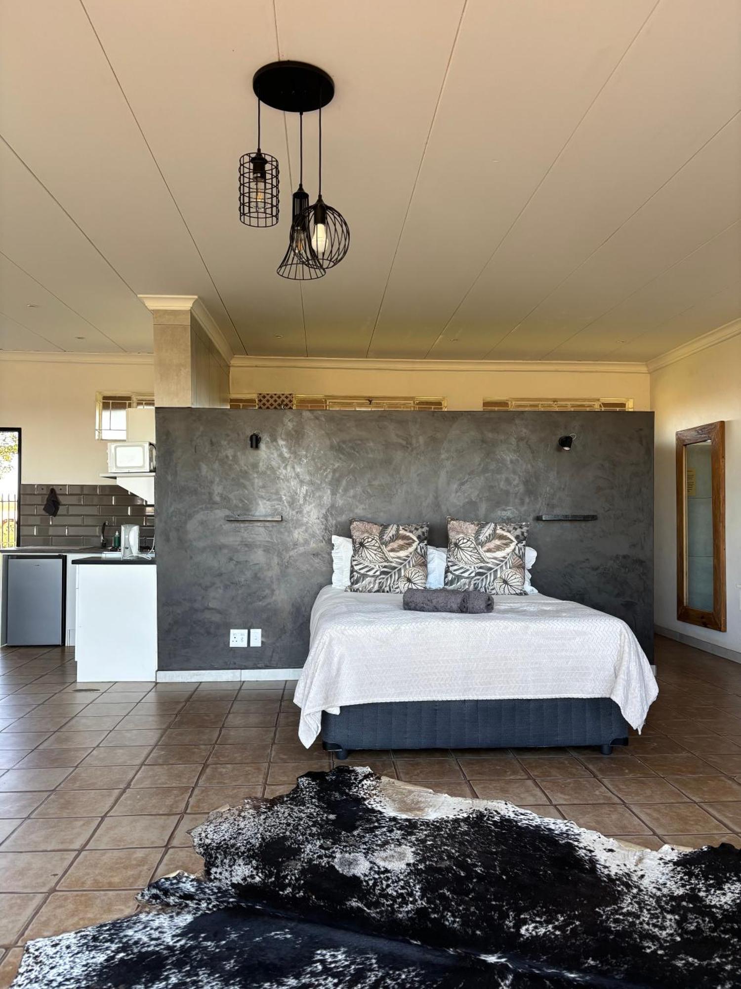 Dewdrop Farm Stay Эрмело Экстерьер фото